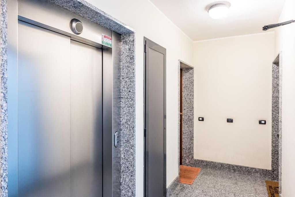 Ferienwohnung Santa Giulia Connect Mailand Exterior foto