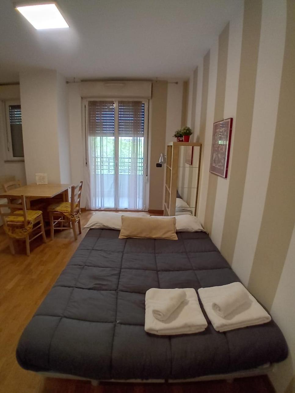 Ferienwohnung Santa Giulia Connect Mailand Exterior foto
